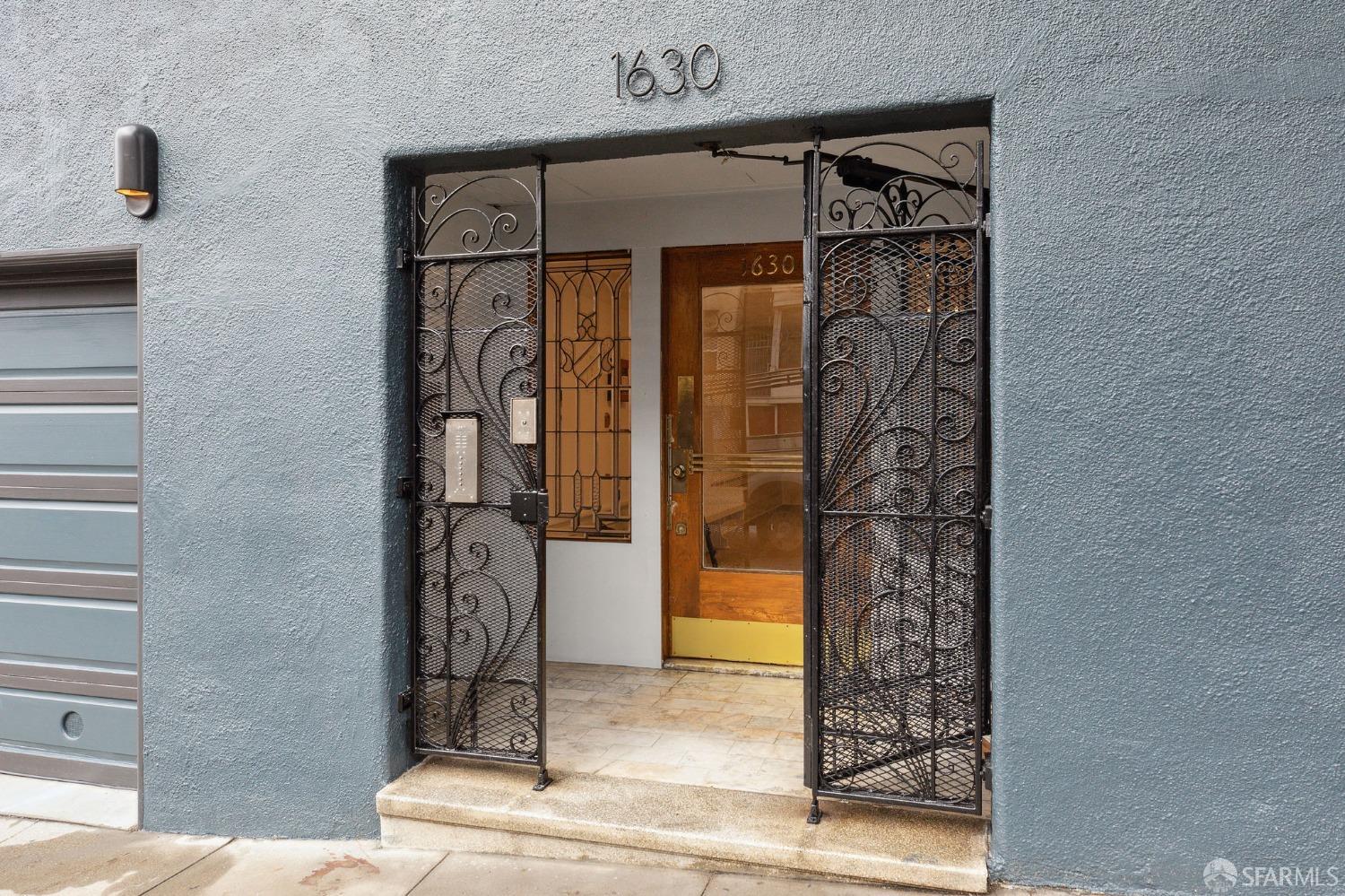 1630 Sacramento Street # 6