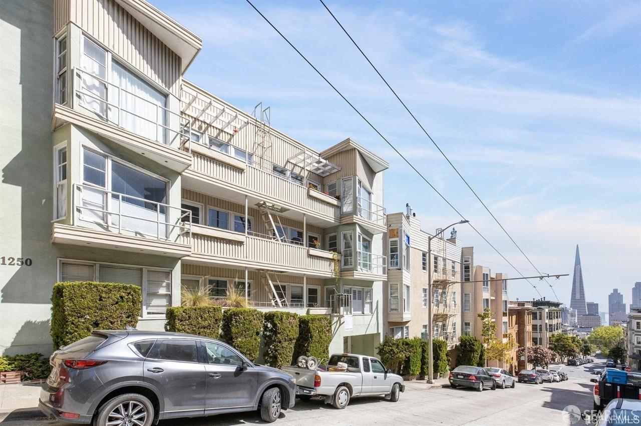 1250 Clay Street # 204