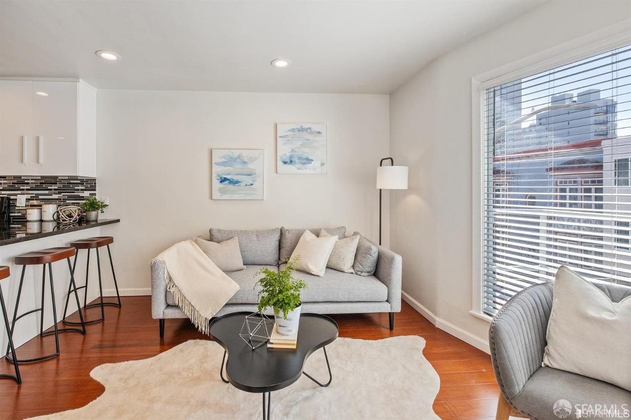 1250 Clay Street # 204