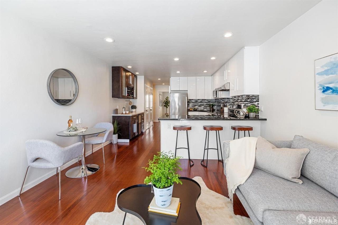 1250 Clay Street # 204