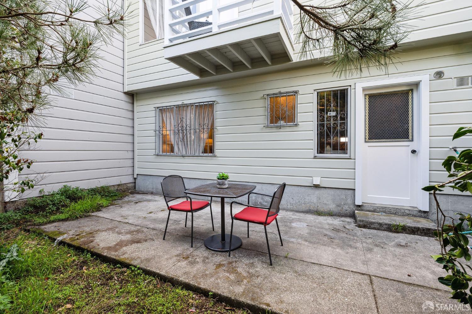 78 Niagara Avenue