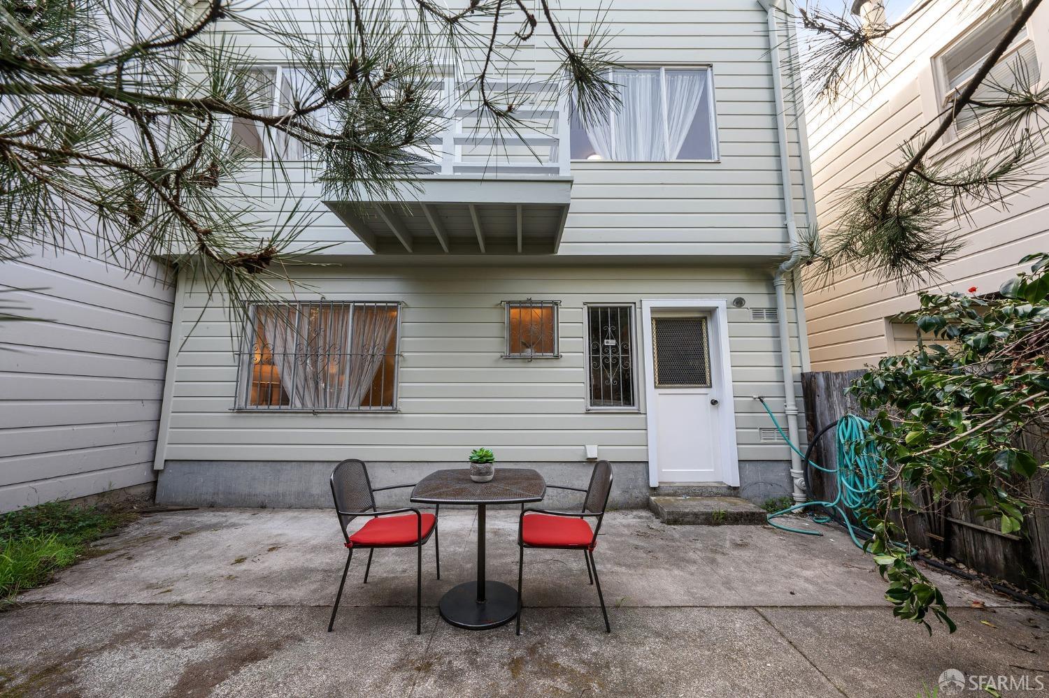 78 Niagara Avenue