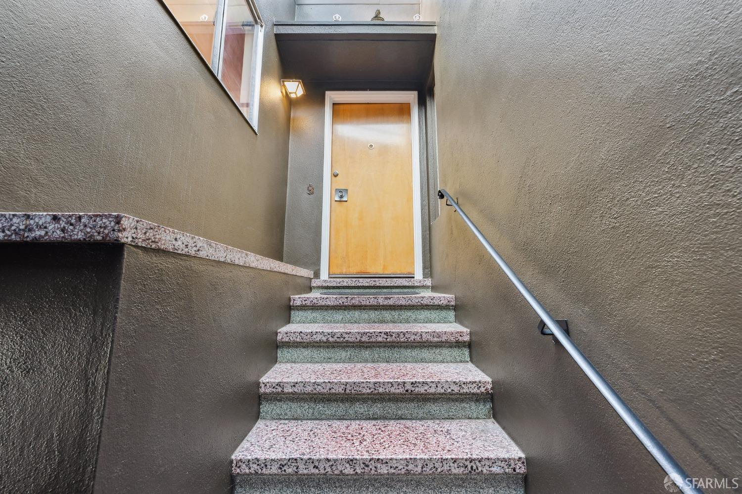 78 Niagara Avenue