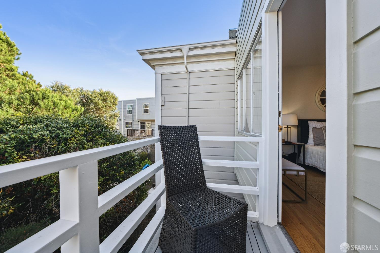 78 Niagara Avenue