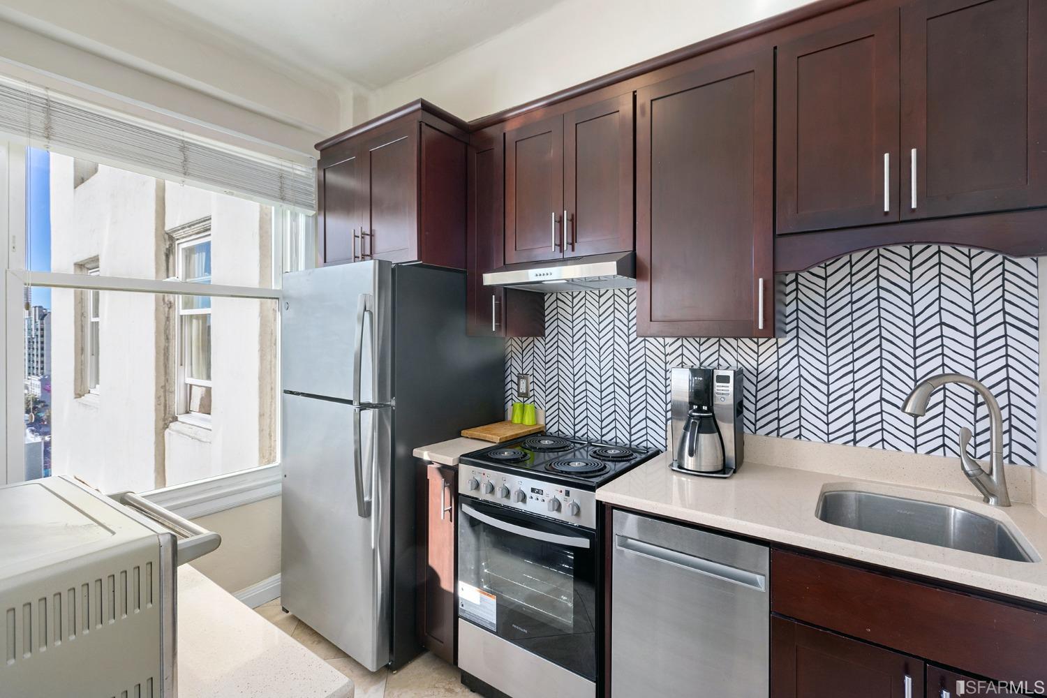 631 Ofarrell Street # 1210
