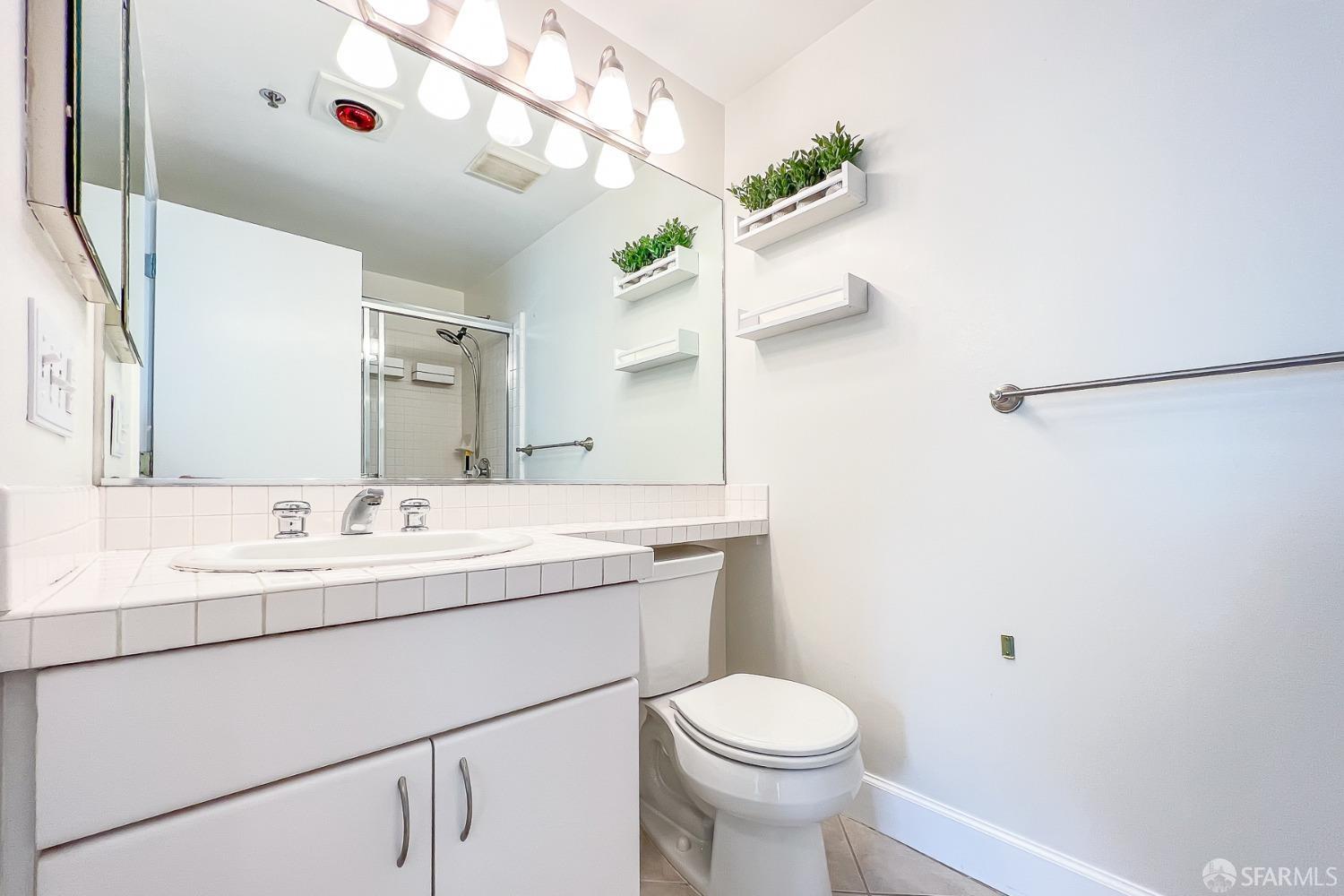 111 Chestnut Street # 808