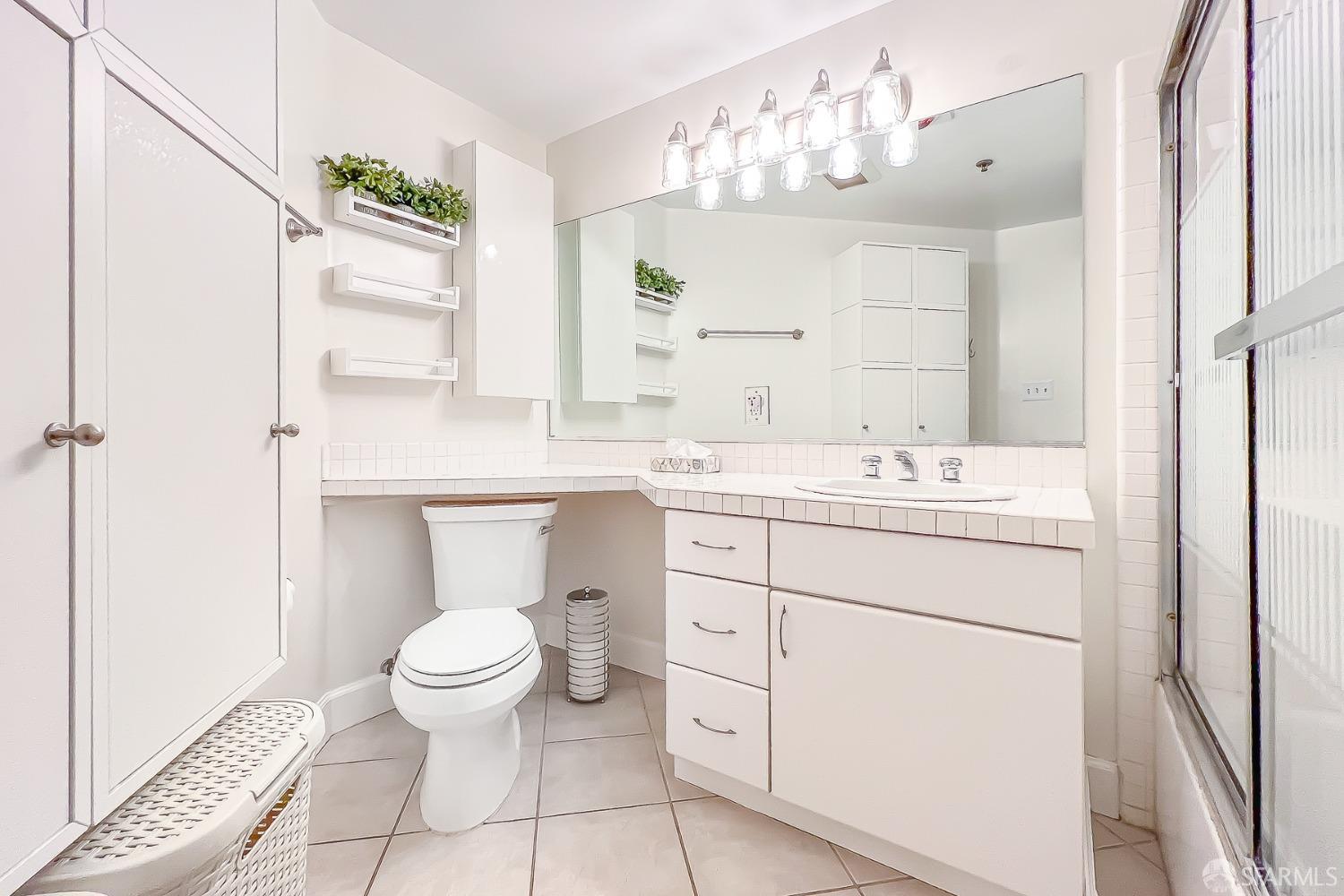 111 Chestnut Street # 808