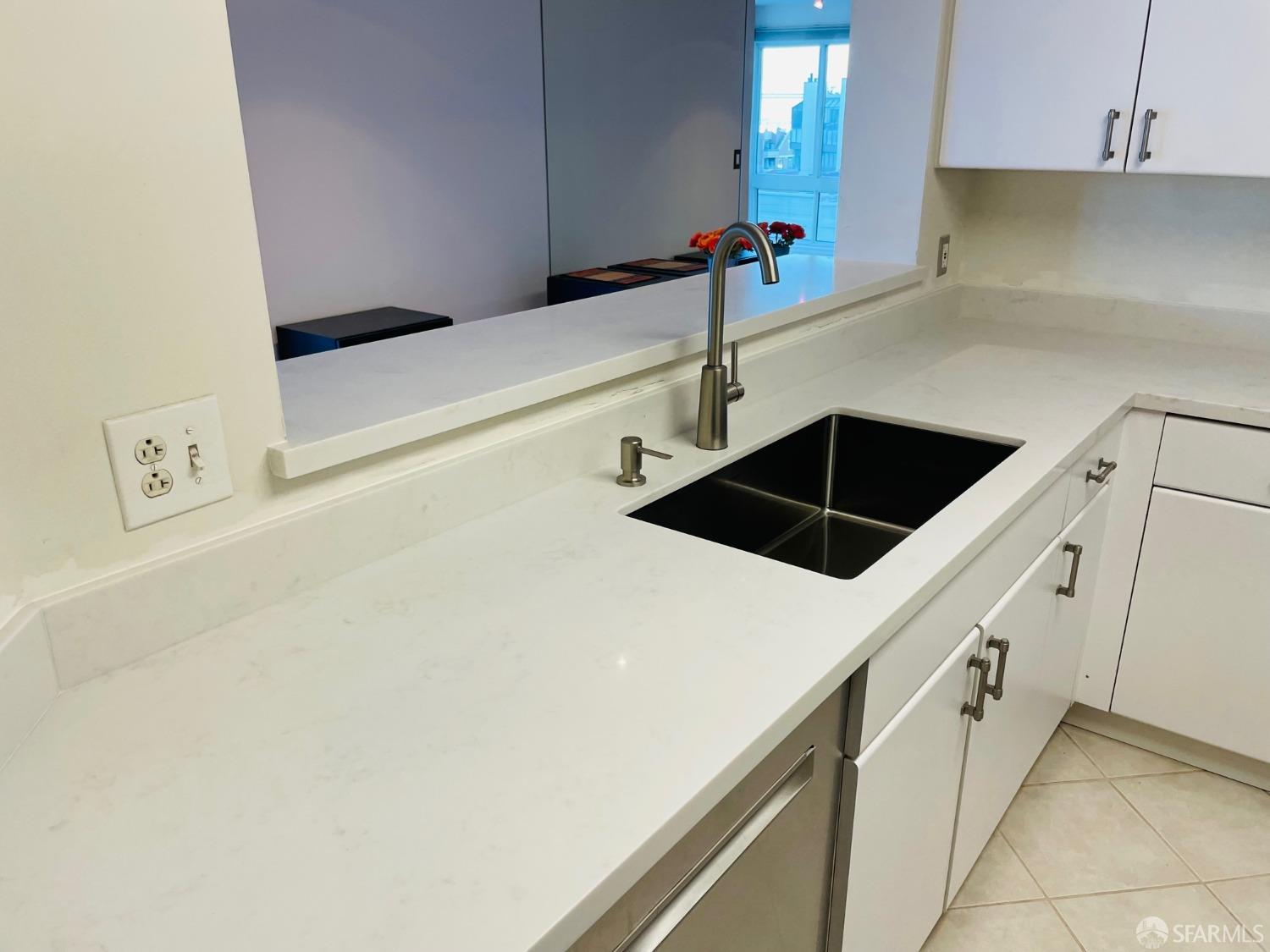 111 Chestnut Street # 808