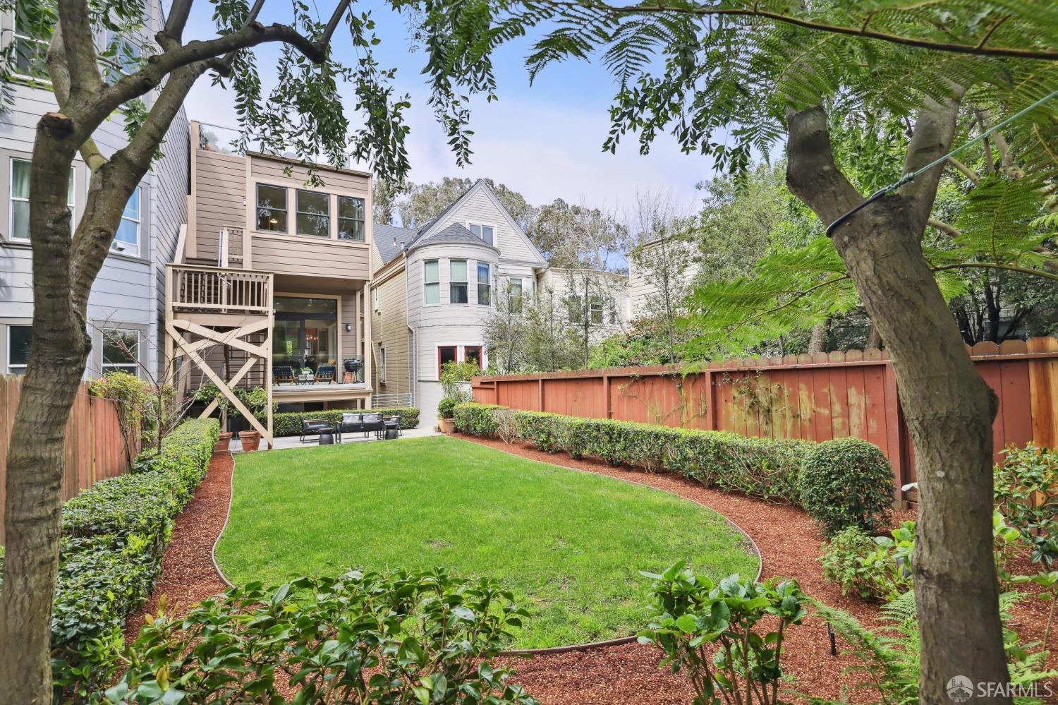 1949 Oak Street