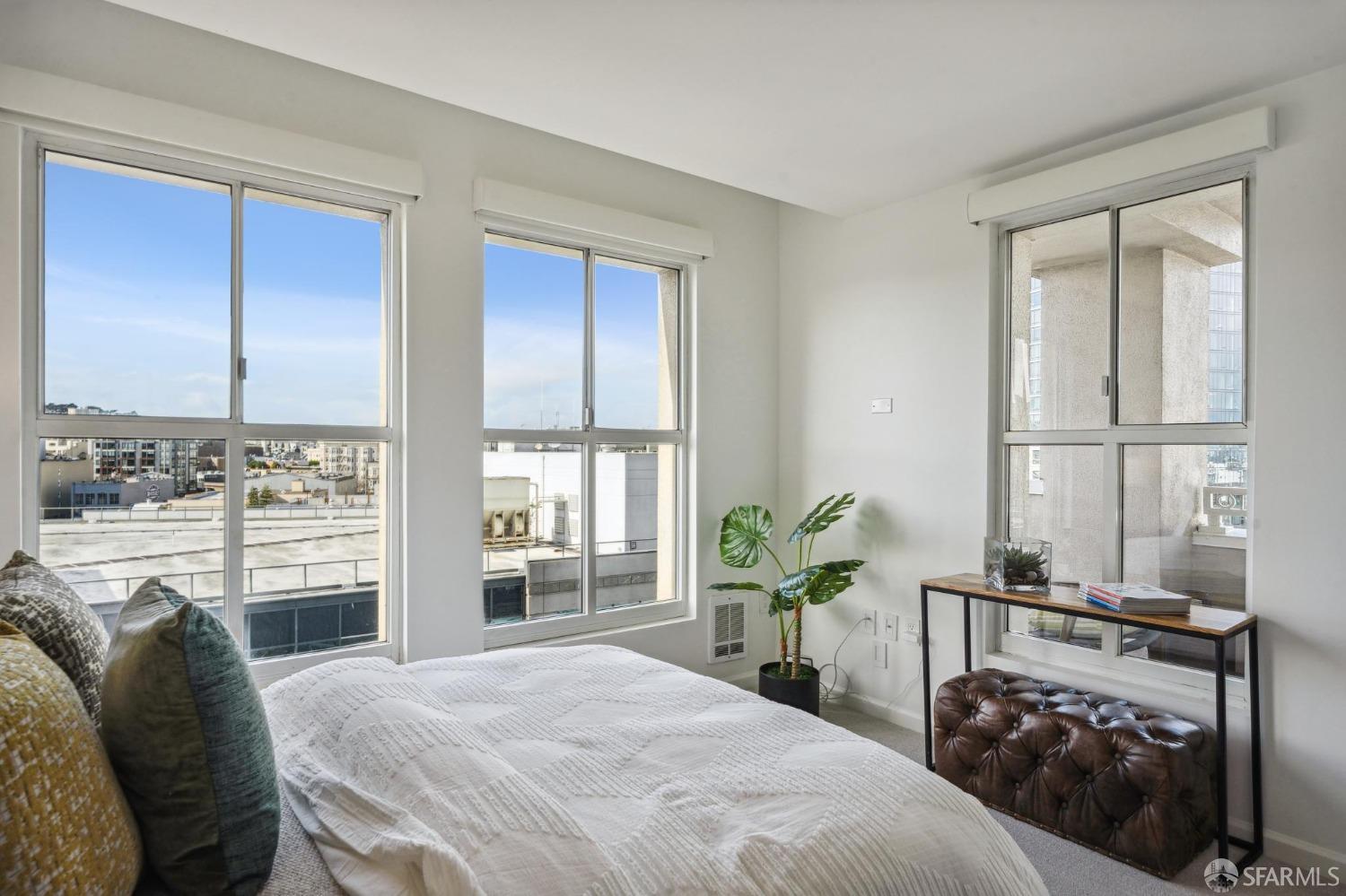 140 South Van Ness Avenue # 1031