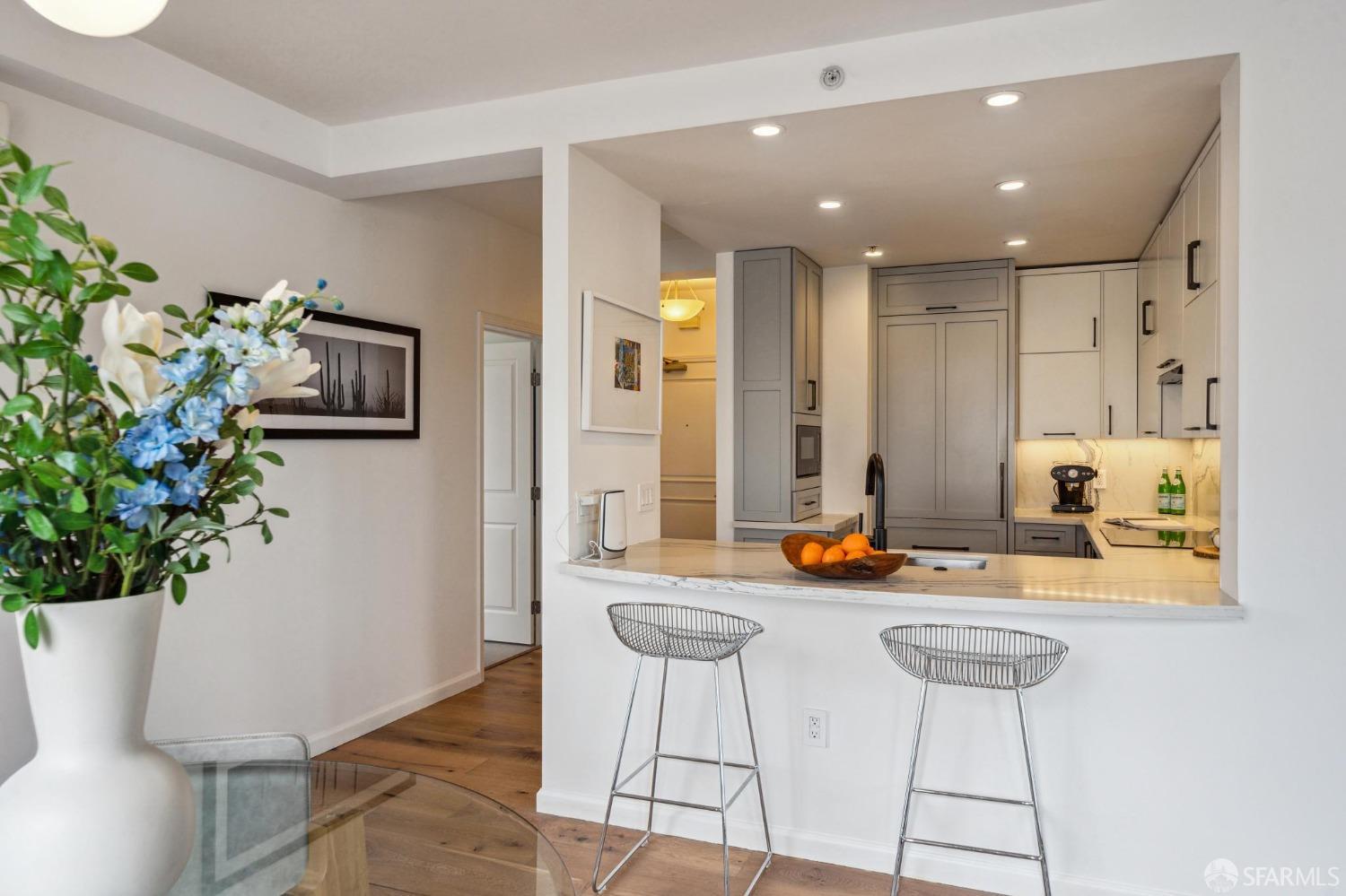140 South Van Ness Avenue # 1031