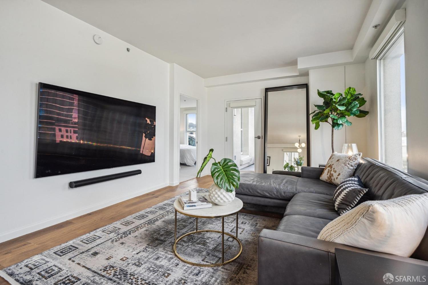 140 South Van Ness Avenue # 1031