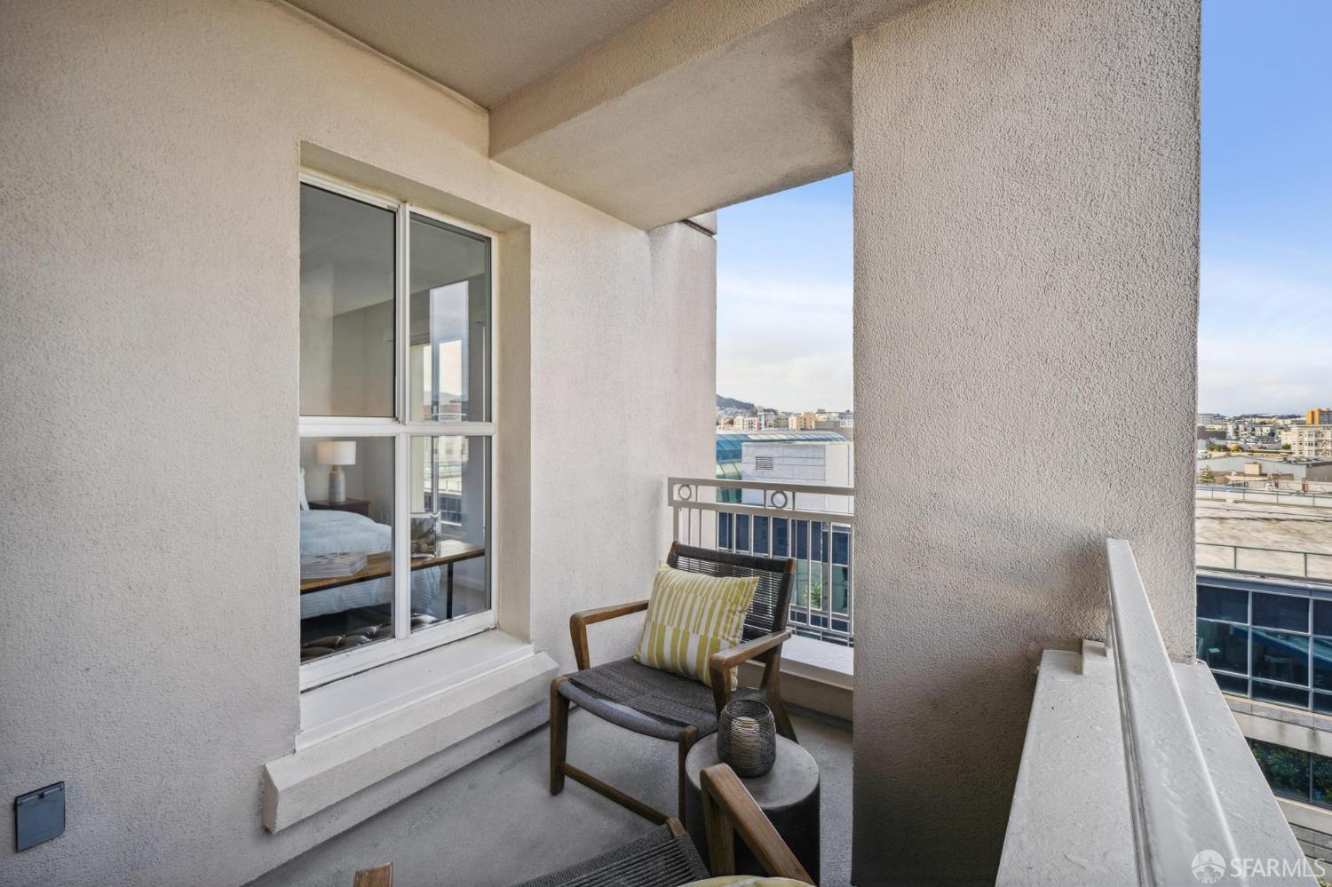 140 South Van Ness Avenue # 1031
