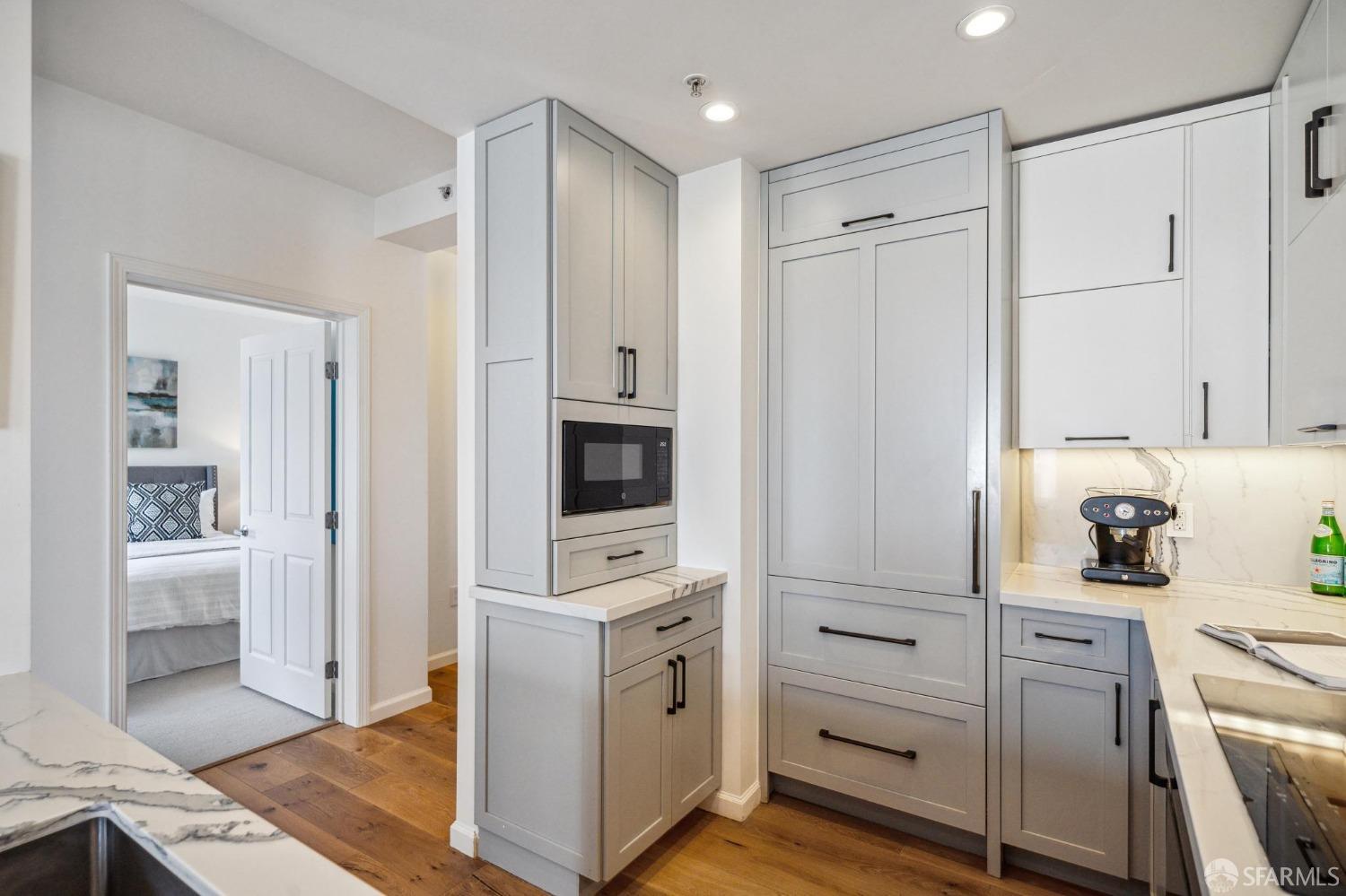 140 South Van Ness Avenue # 1031