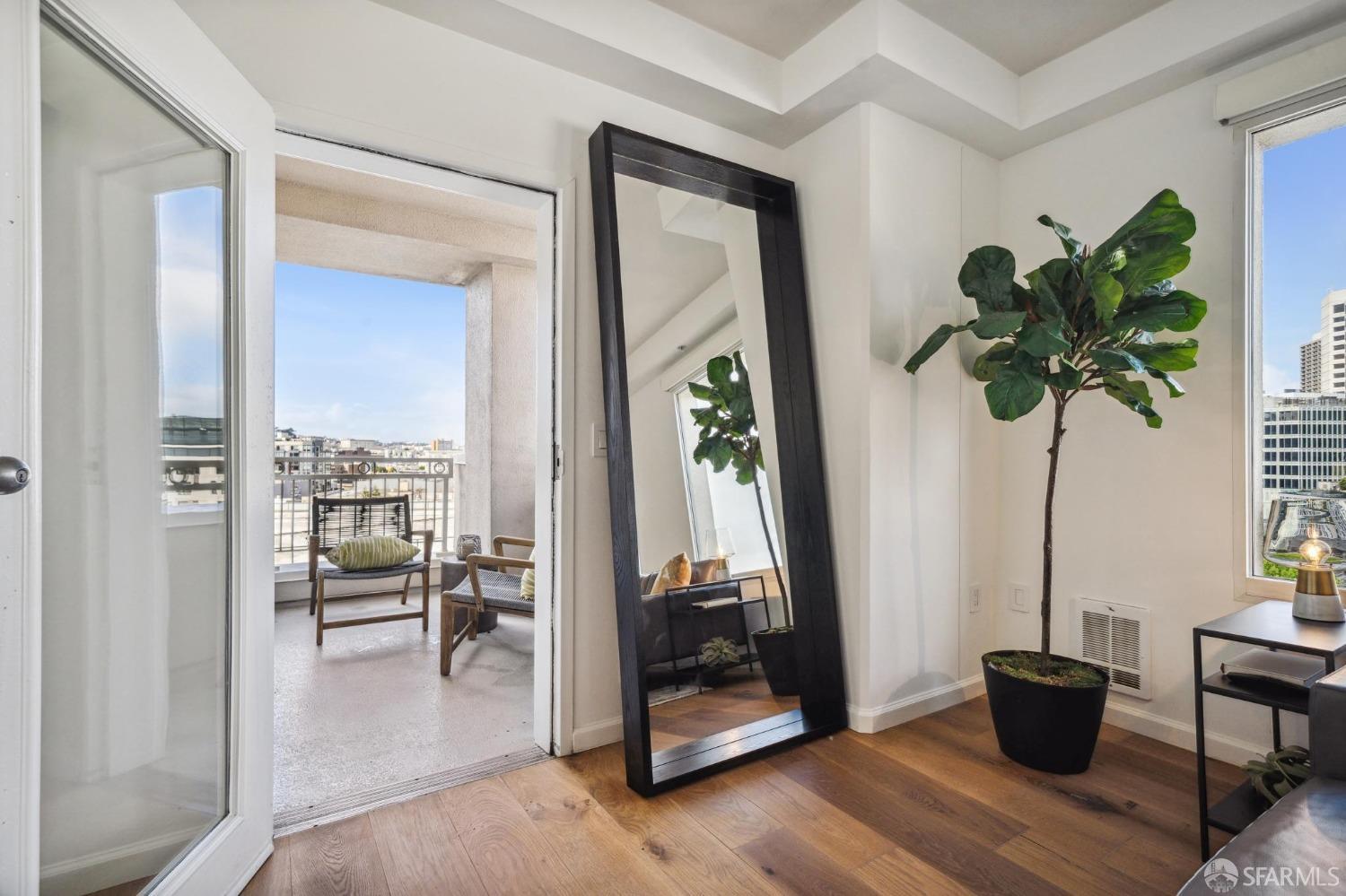 140 South Van Ness Avenue # 1031