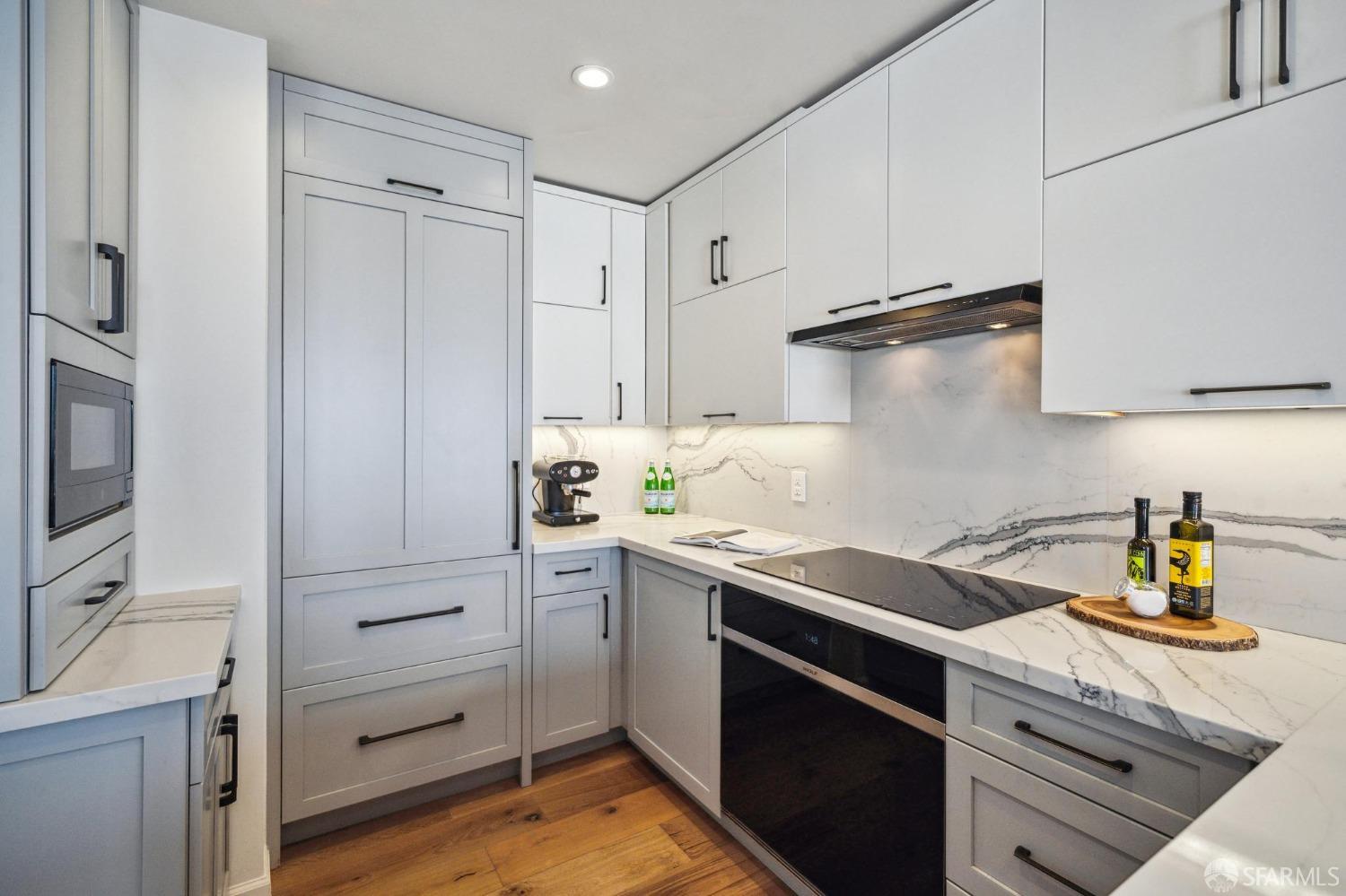 140 South Van Ness Avenue # 1031