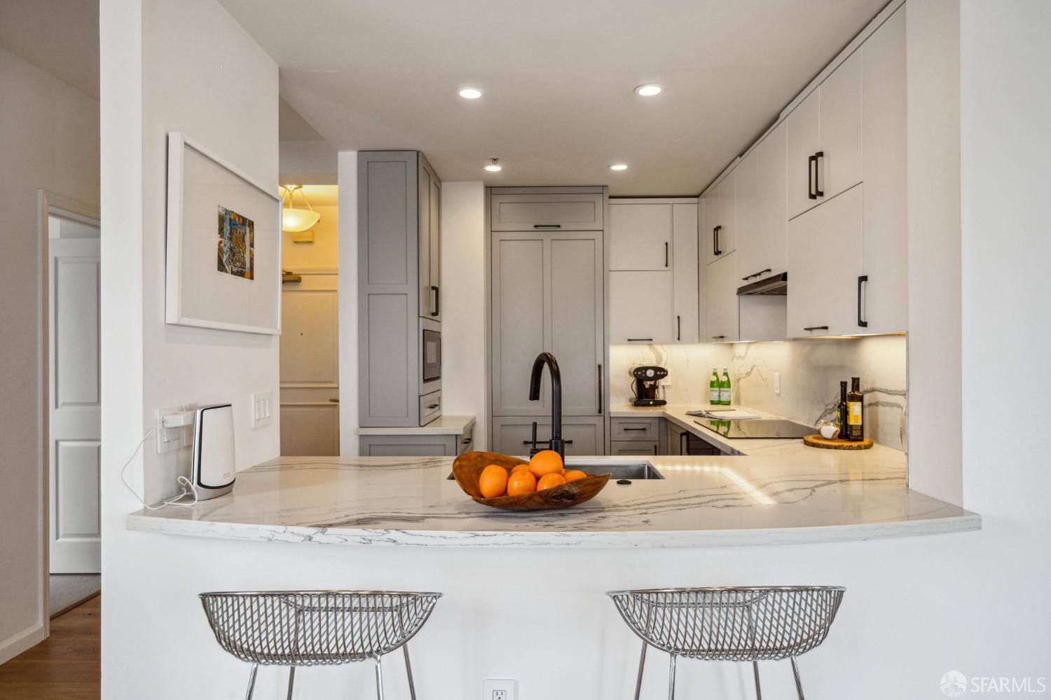 140 South Van Ness Avenue # 1031