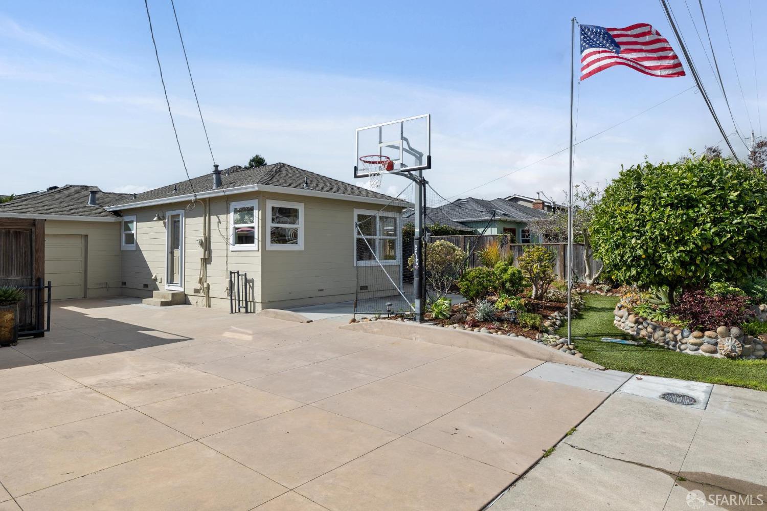 321 Alta Vista Drive