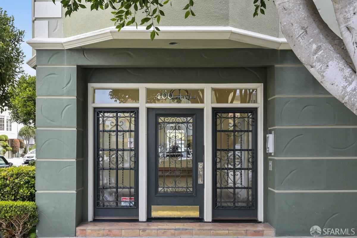 400 Avila Street # 106