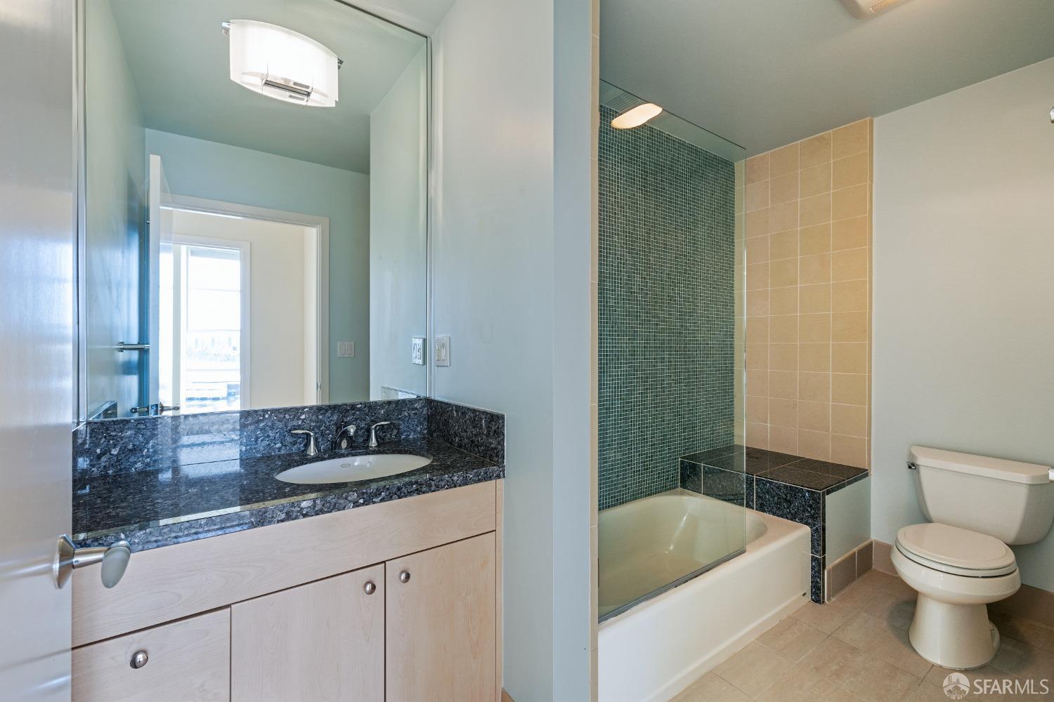 1600 Webster Street # 407
