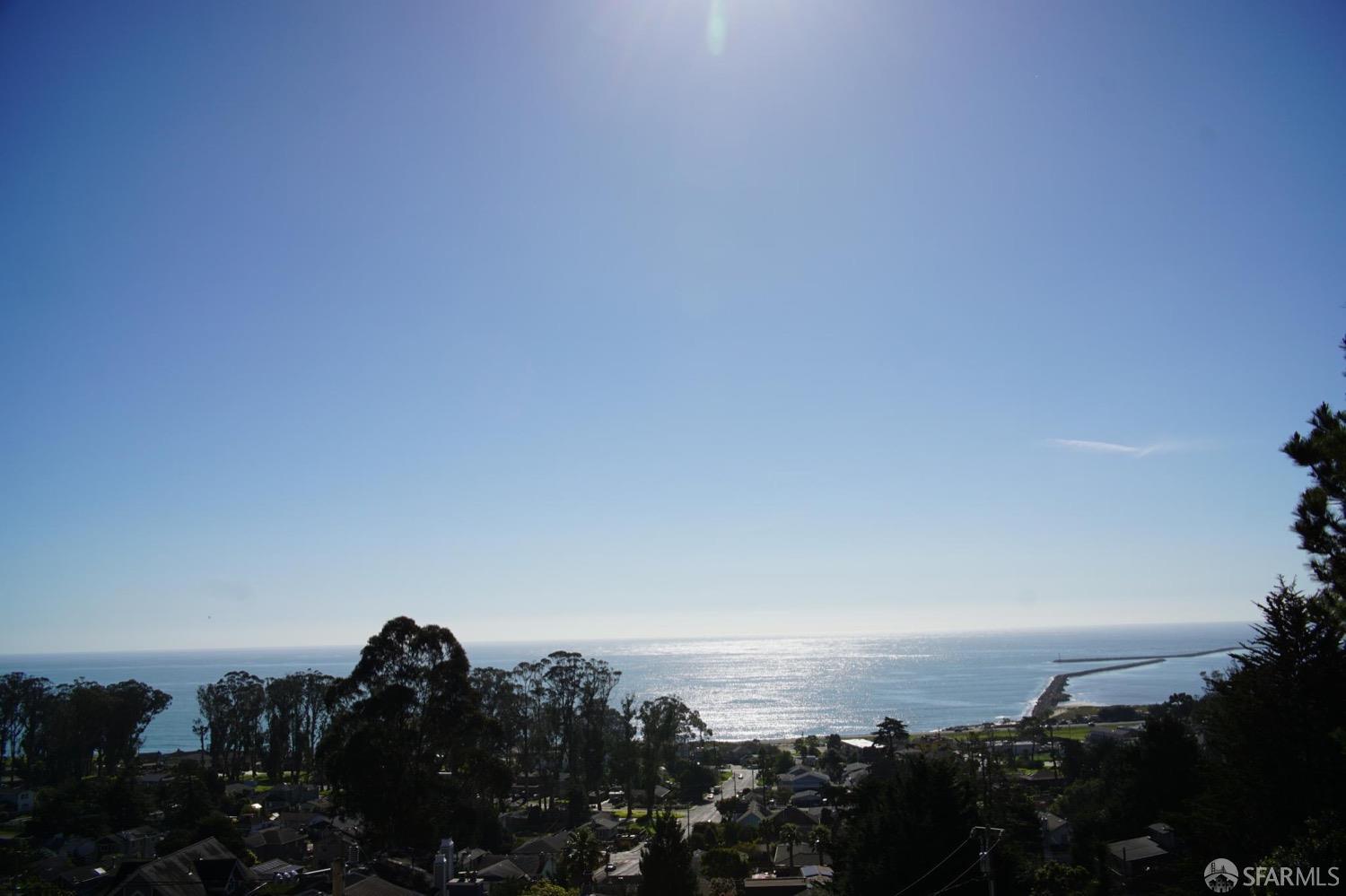 131 El Granada Boulevard