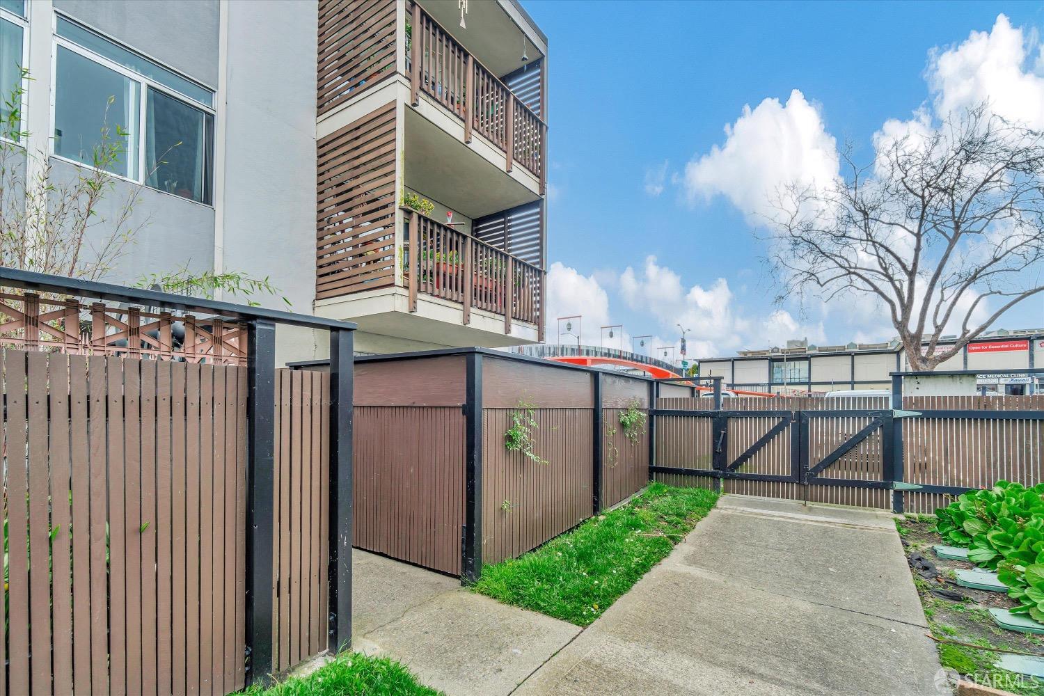 1460 Webster Street # 5