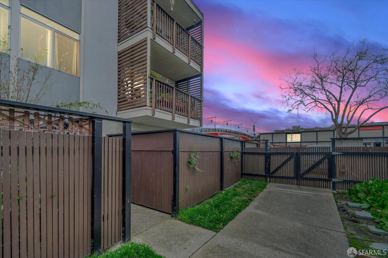 1460 Webster Street # 5