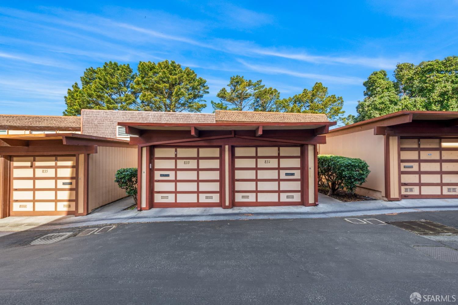 831 Ridge Court