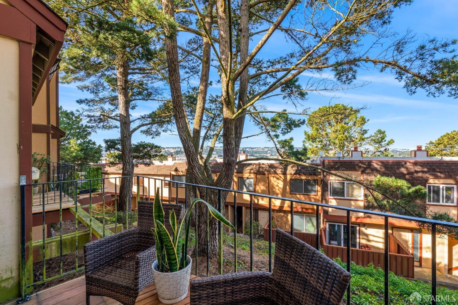 831 Ridge Court