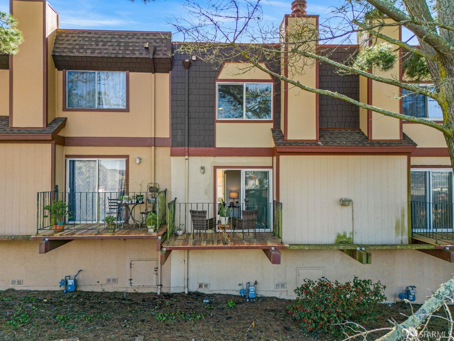 831 Ridge Court