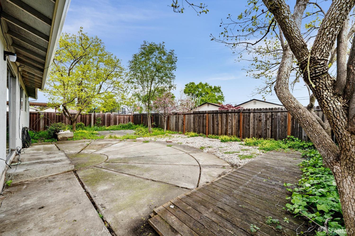 2597 E Olivera Road