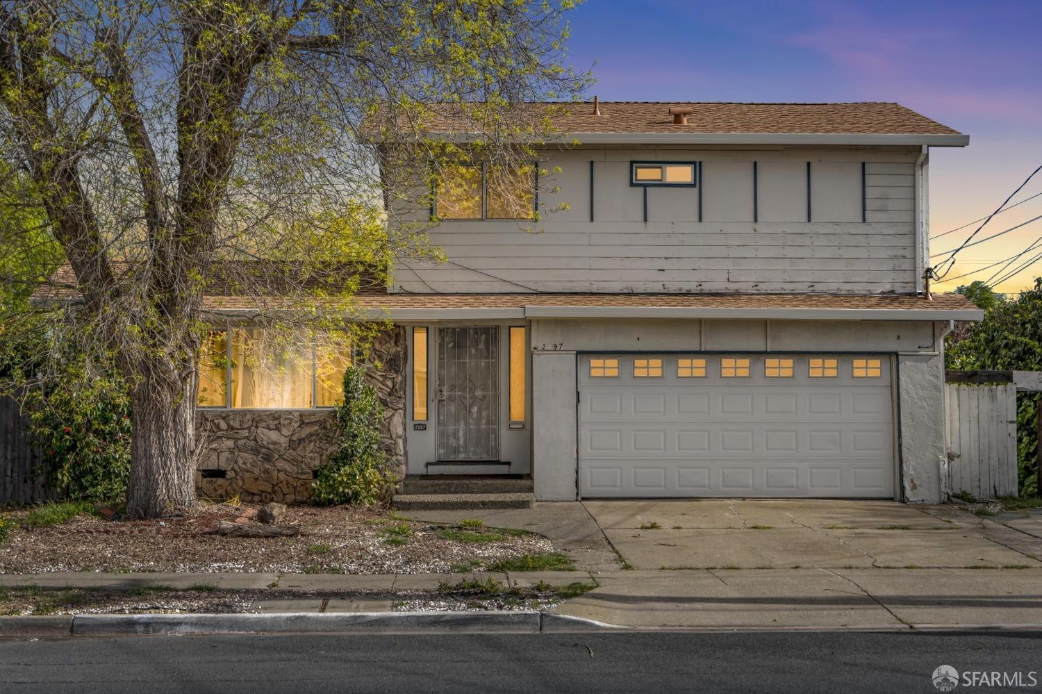 2597 E Olivera Road