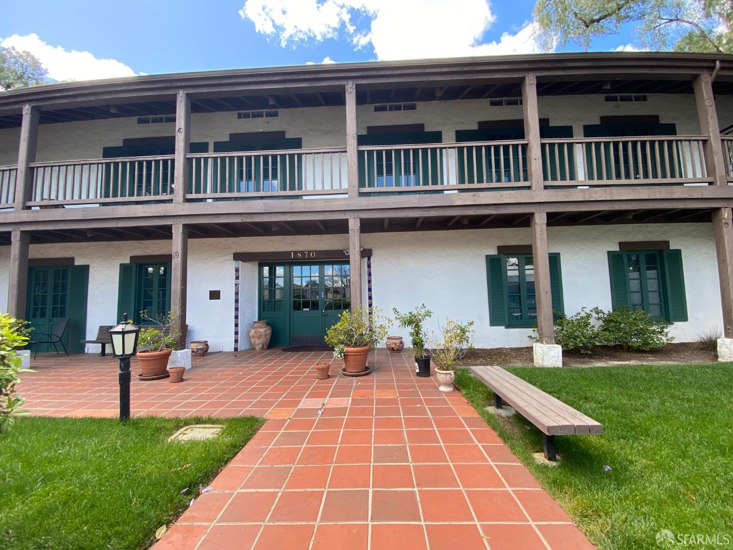 2597 E Olivera Road