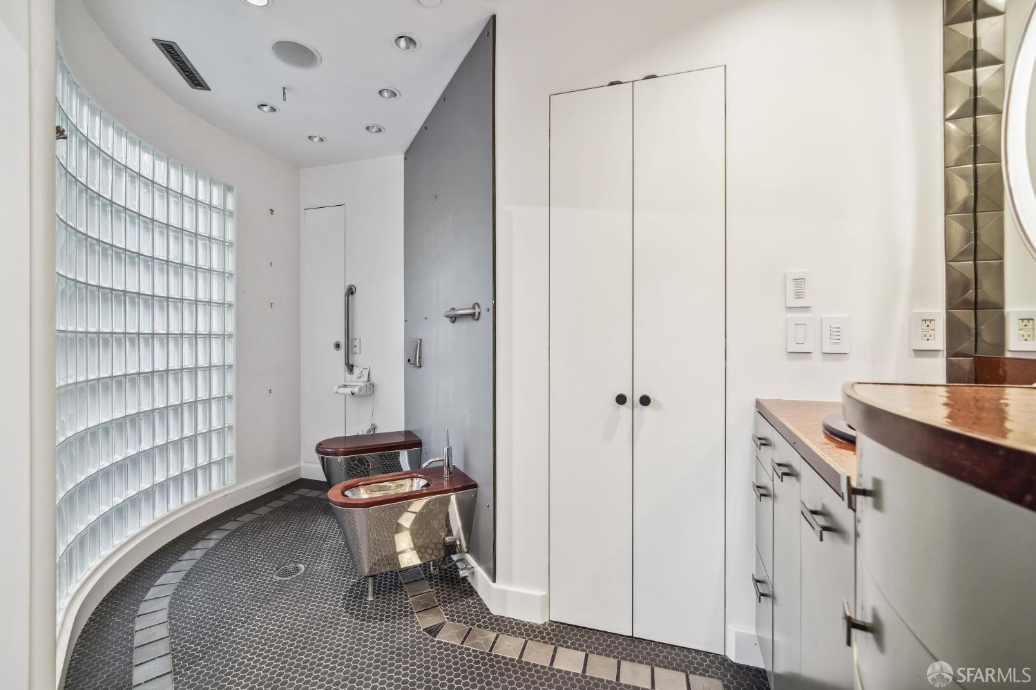 1216 Folsom Street