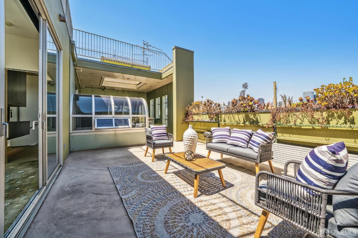 1216 Folsom Street