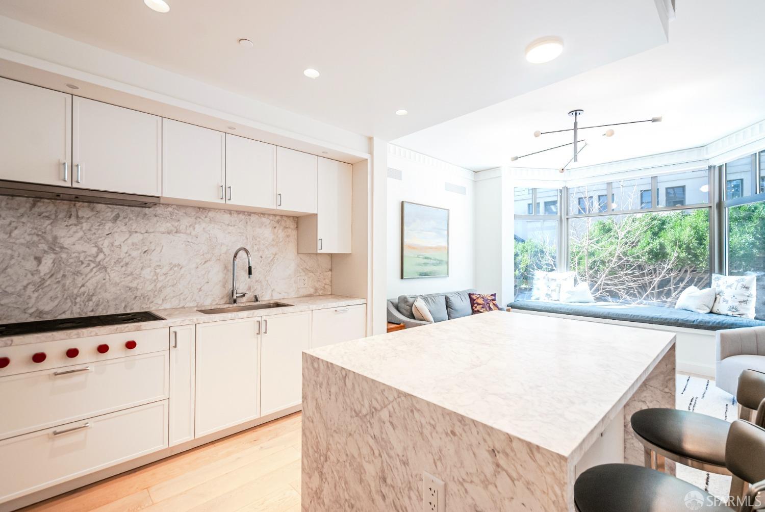 875 California Street # 305