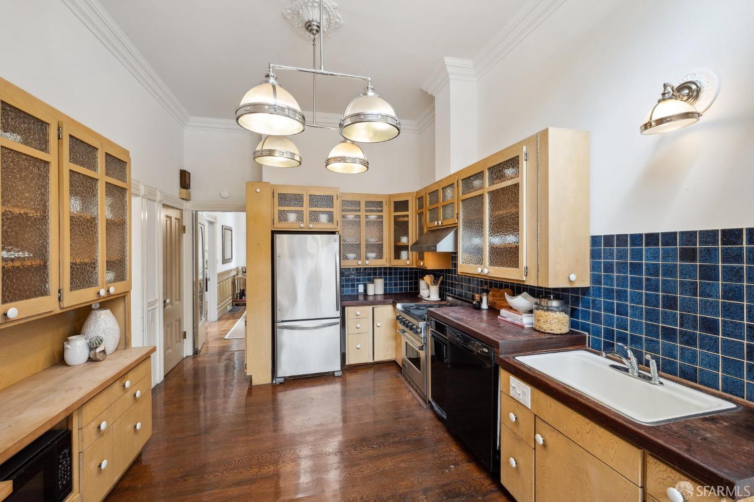 1905 Baker Street