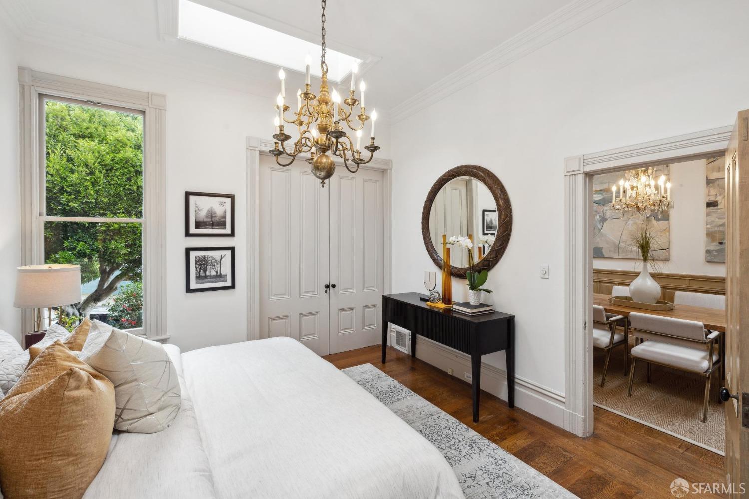 1905 Baker Street
