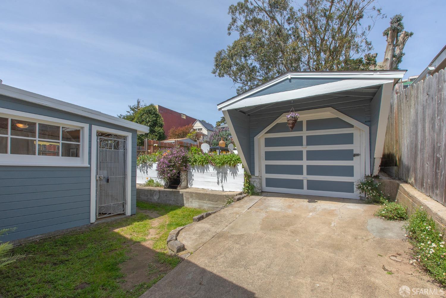66 Lobos Street