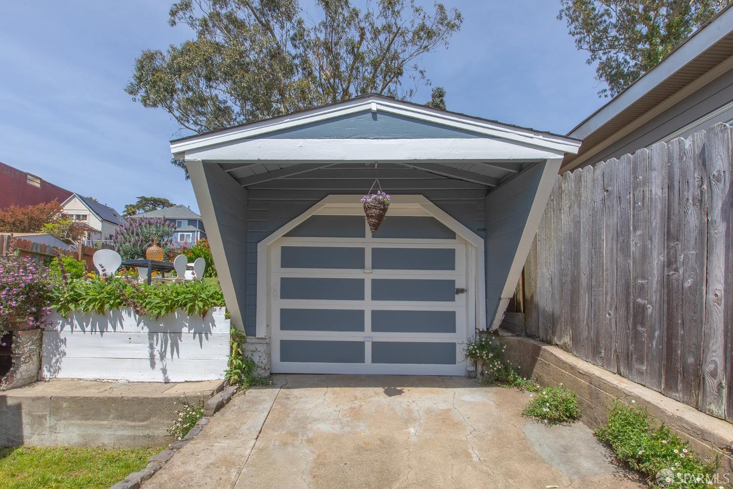 66 Lobos Street