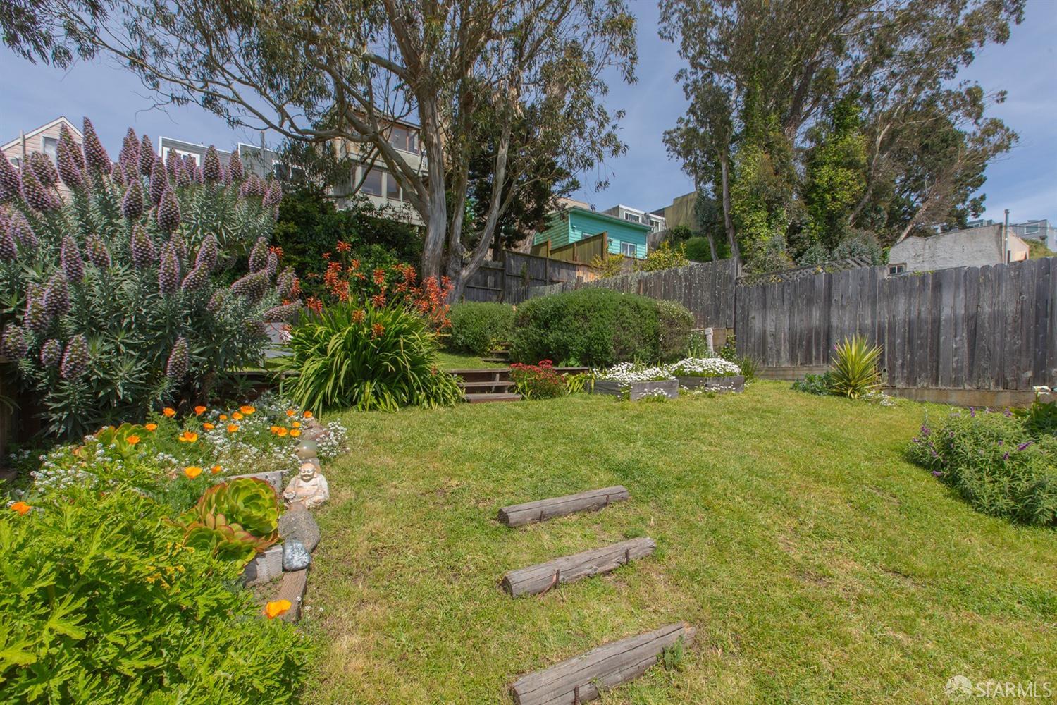 66 Lobos Street