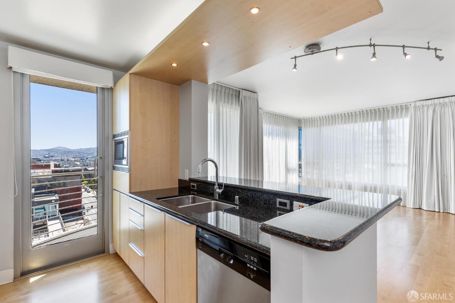 239 Brannan Street # 10D