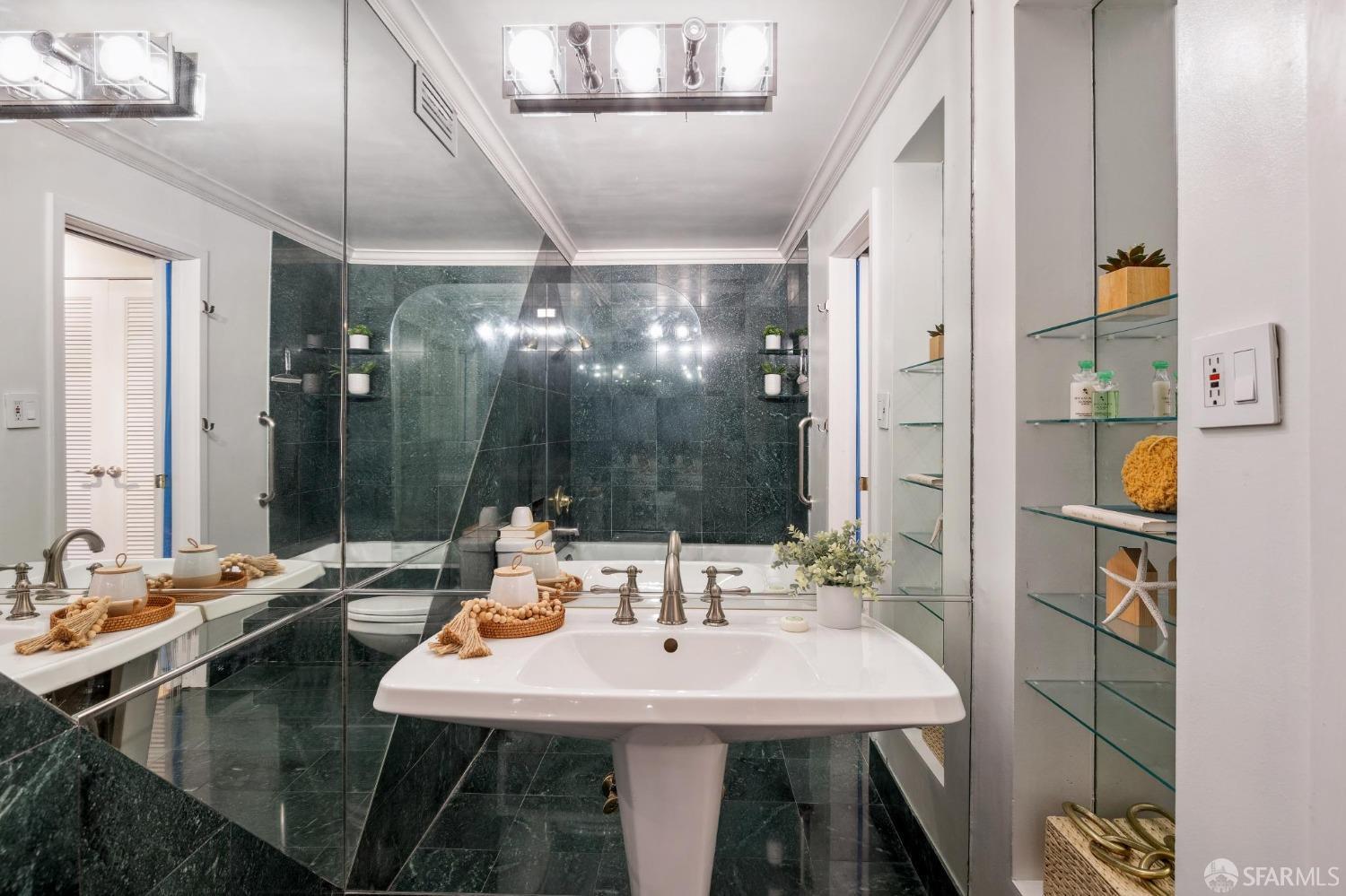 2200 Pacific Avenue # 10E