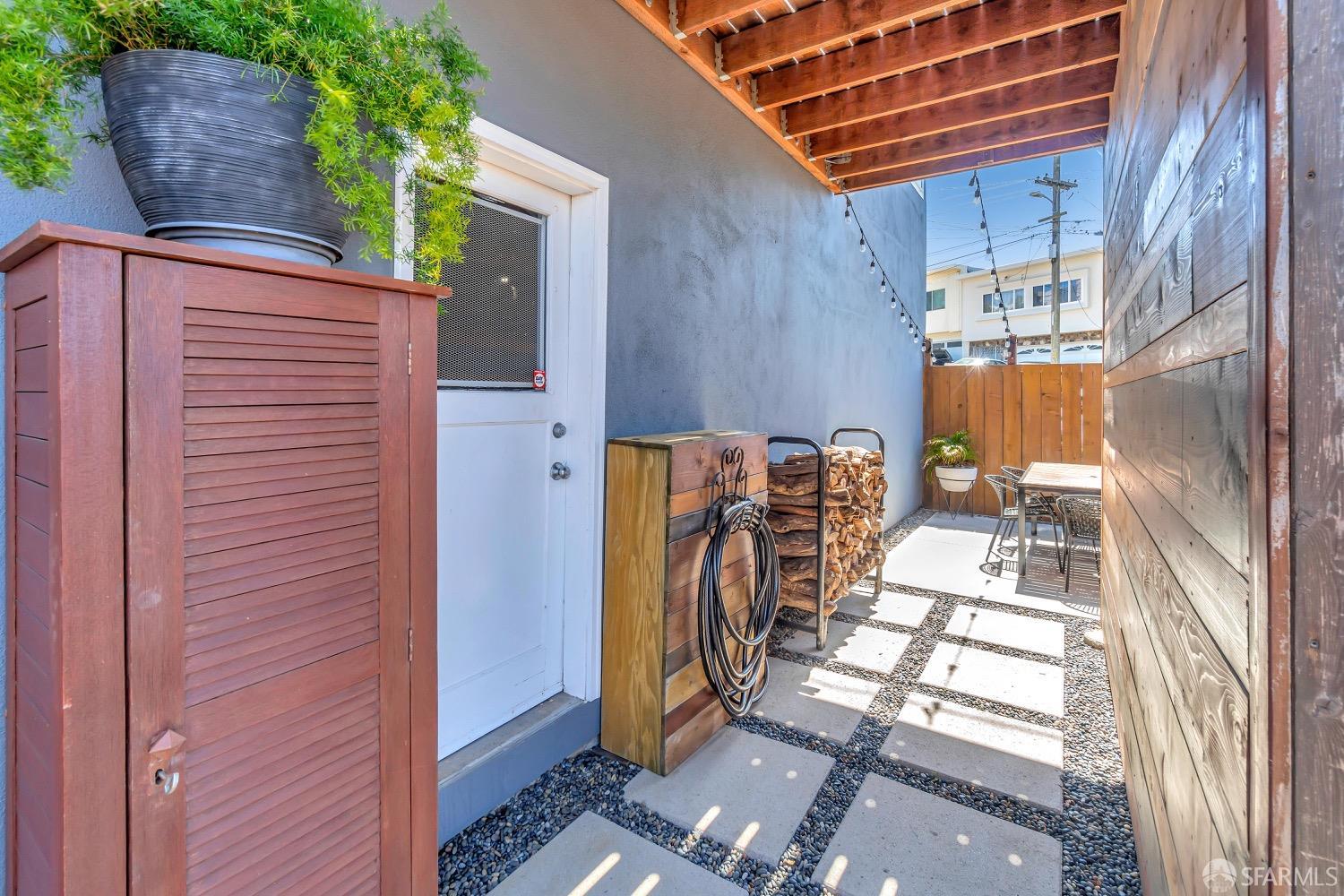 398 Campbell Avenue