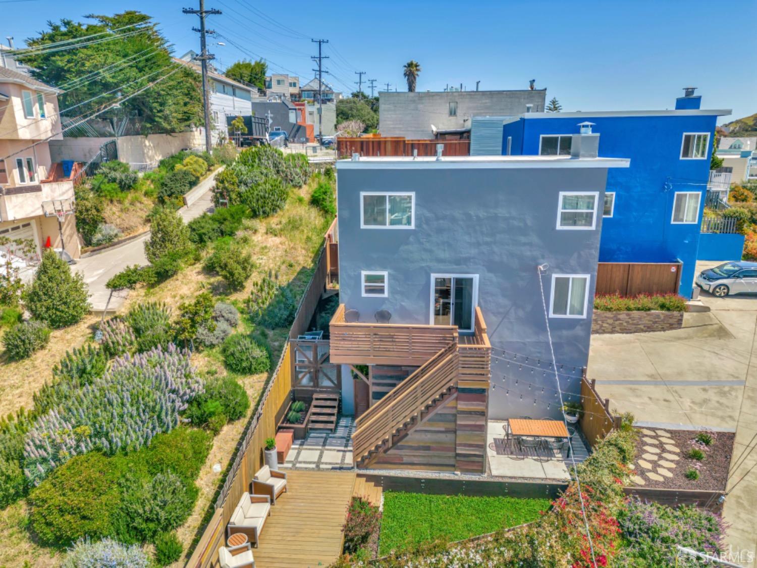 398 Campbell Avenue