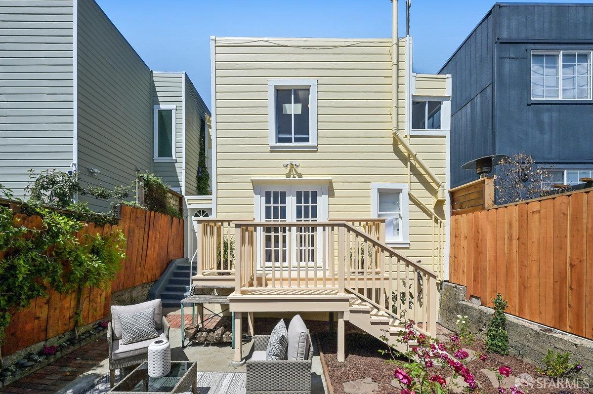 815 Moultrie Street