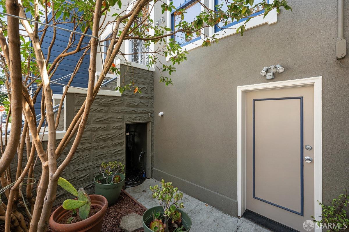 815 Moultrie Street