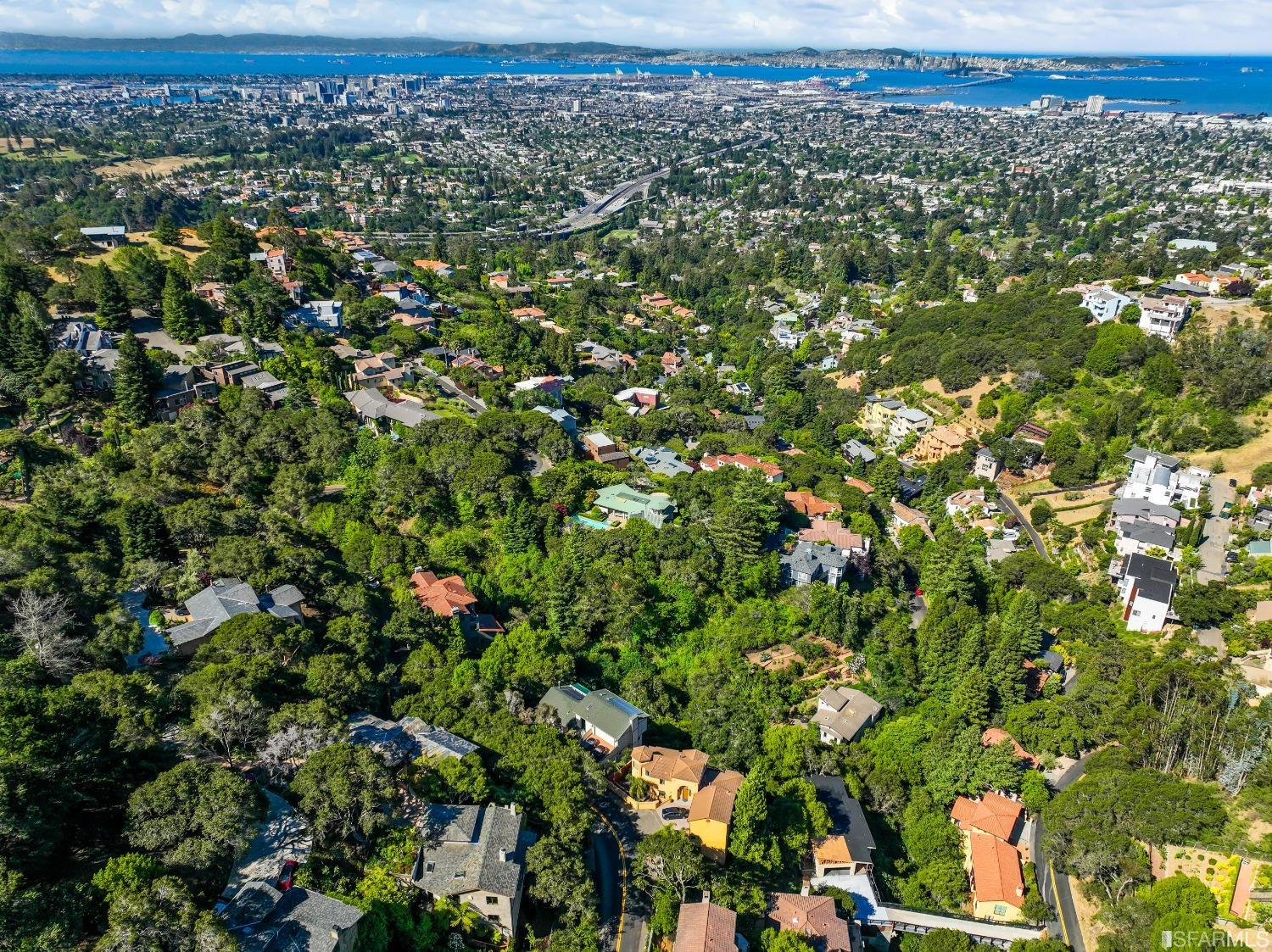 1350 Grand View Drive