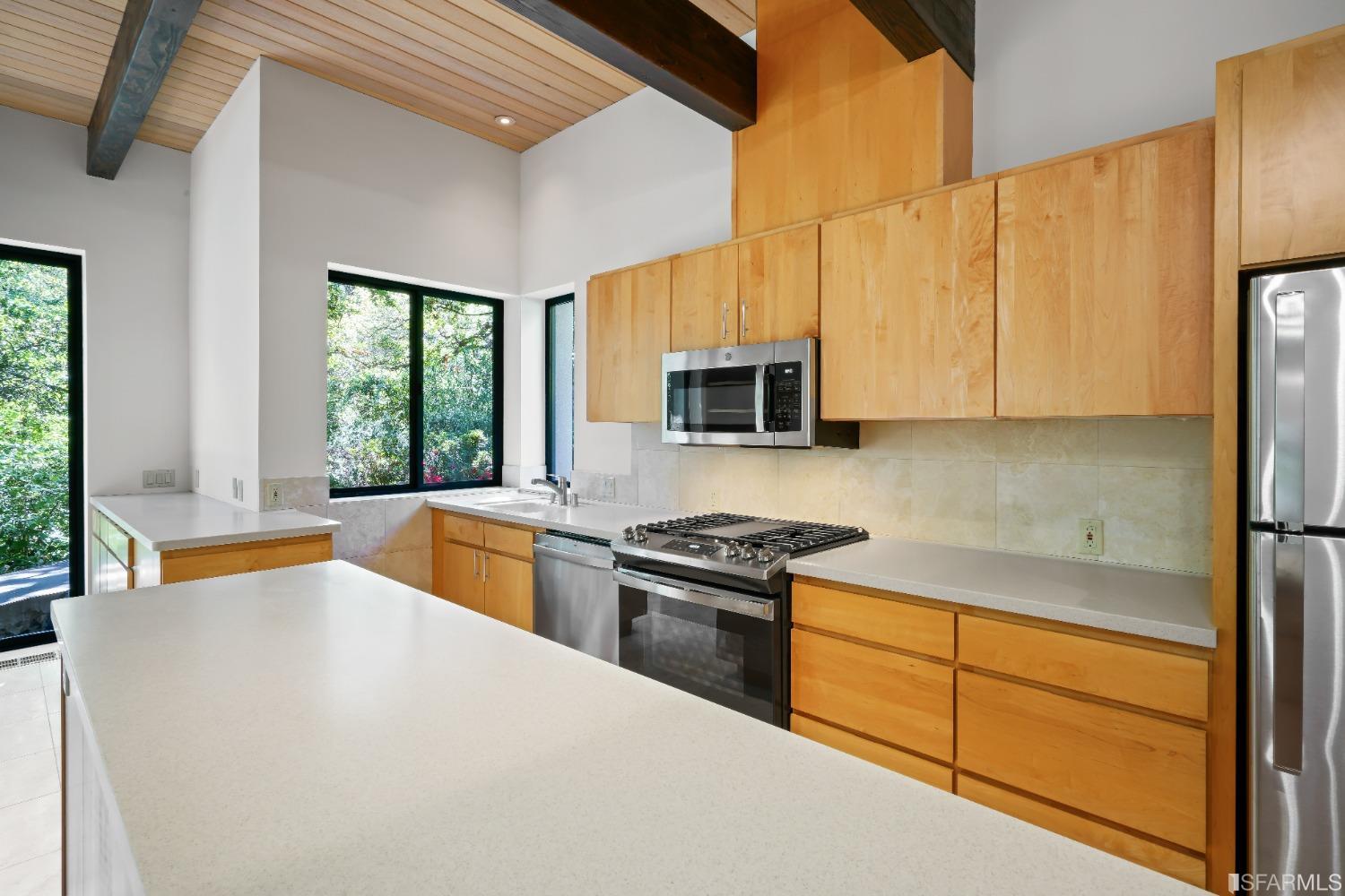 1350 Grand View Drive
