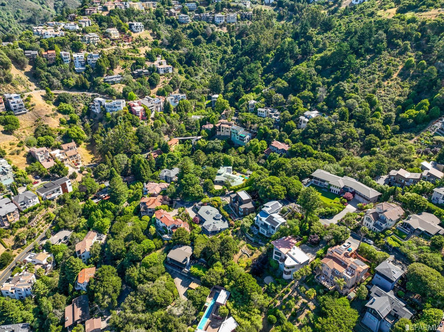 1350 Grand View Drive